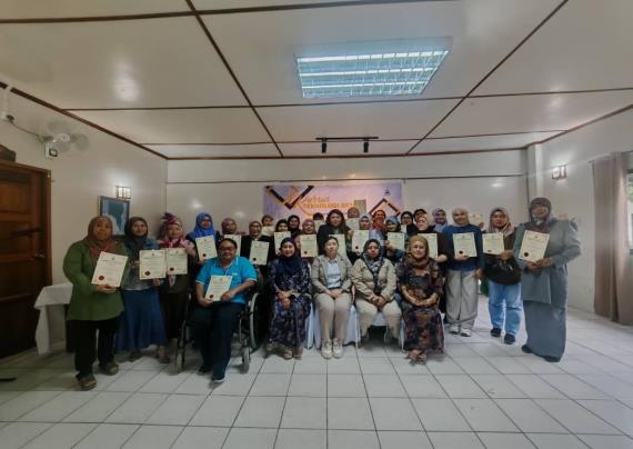 Group photograph at a certificate presentation